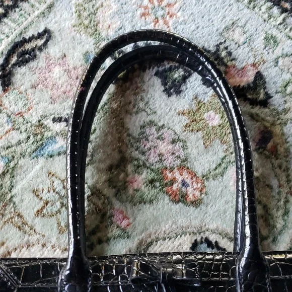 LIZ CLAIBORNE Hand Bag Faux Alligator/Croc Patent Leather Black - Picture 3 of 10